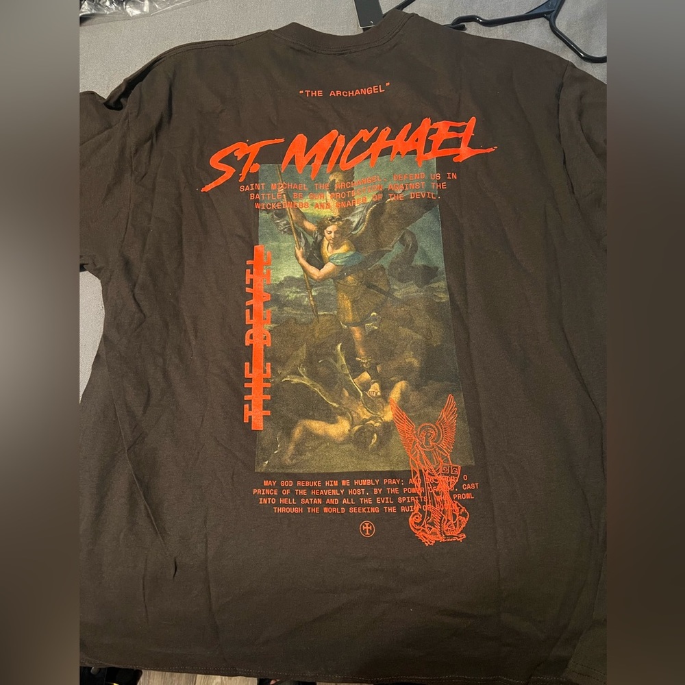Short sleeve graphic  tee shirt